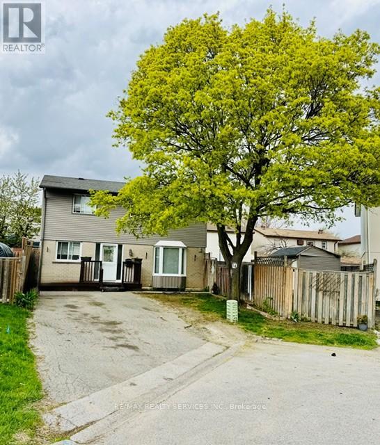 14 Grantbrook Court, Brampton, Ontario  L6S 2K8 - Photo 4 - W13097796