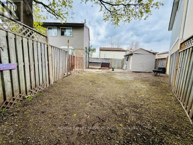 14 Grantbrook Court, Brampton, Ontario  L6S 2K8 - Photo 7 - W13097796