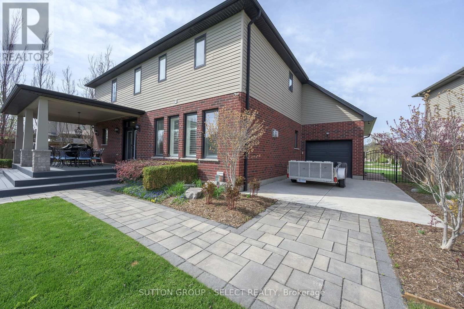 267 Bradwell Chase, London North, Ontario  N6G 5L8 - Photo 2 - X13097856
