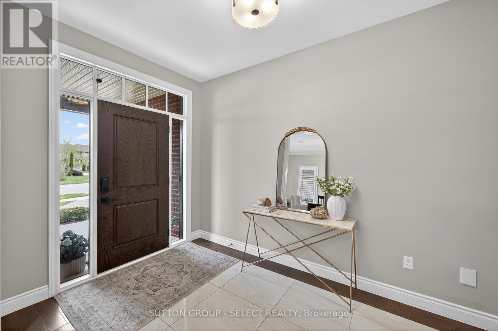 267 Bradwell Chase, London North, Ontario  N6G 5L8 - Photo 3 - X13097856