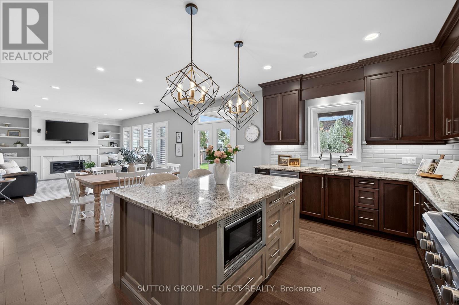 267 Bradwell Chase, London North, Ontario  N6G 5L8 - Photo 4 - X13097856