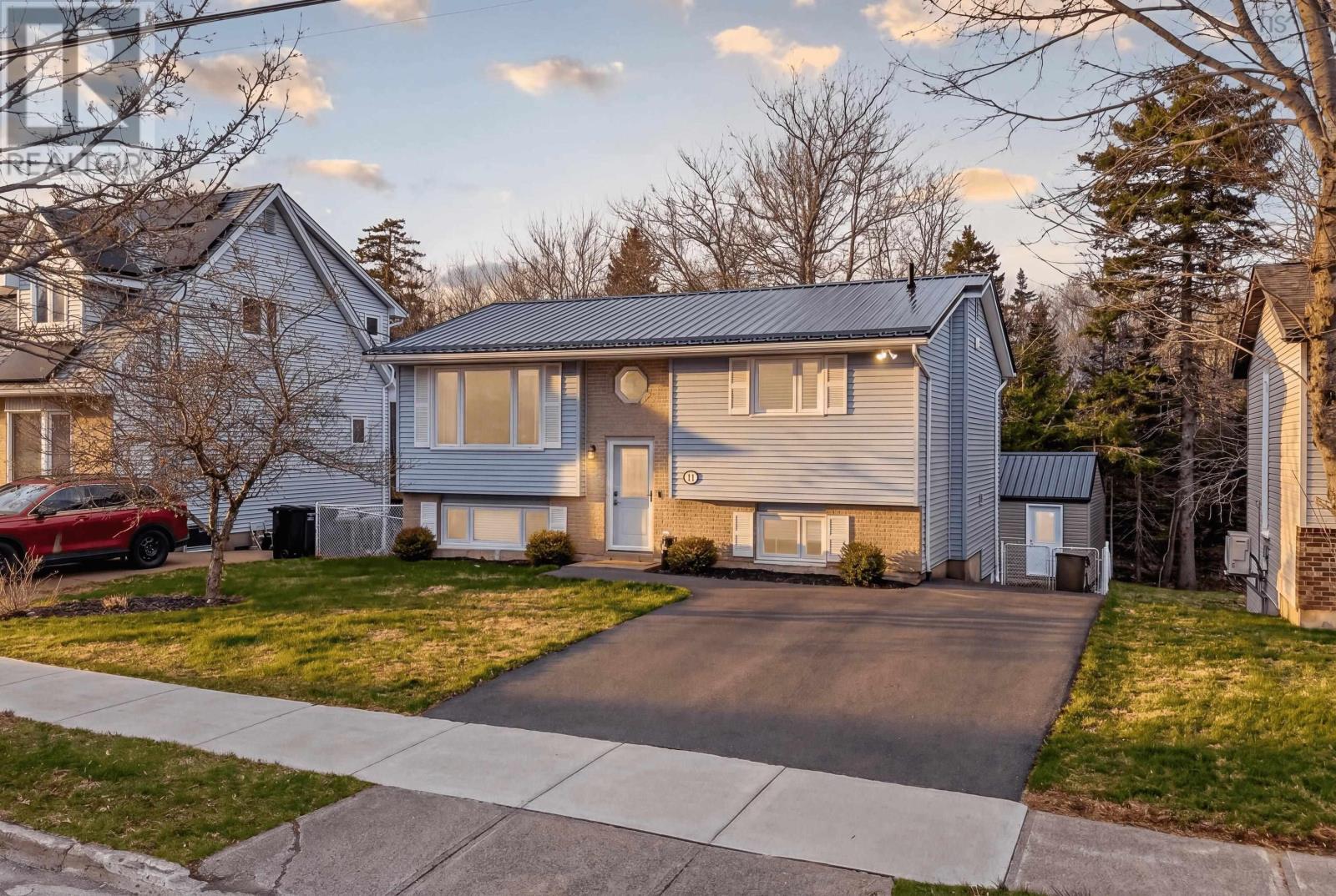11 Feldspar Crescent, Halifax, Nova Scotia  B3R 2K7 - Photo 1 - 202610103