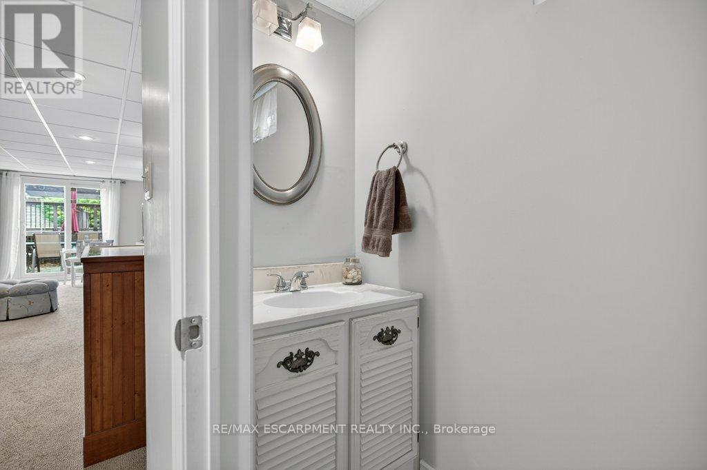 56 Brookstream Court, Hamilton, Ontario  L8K 6J2 - Photo 37 - X13097522