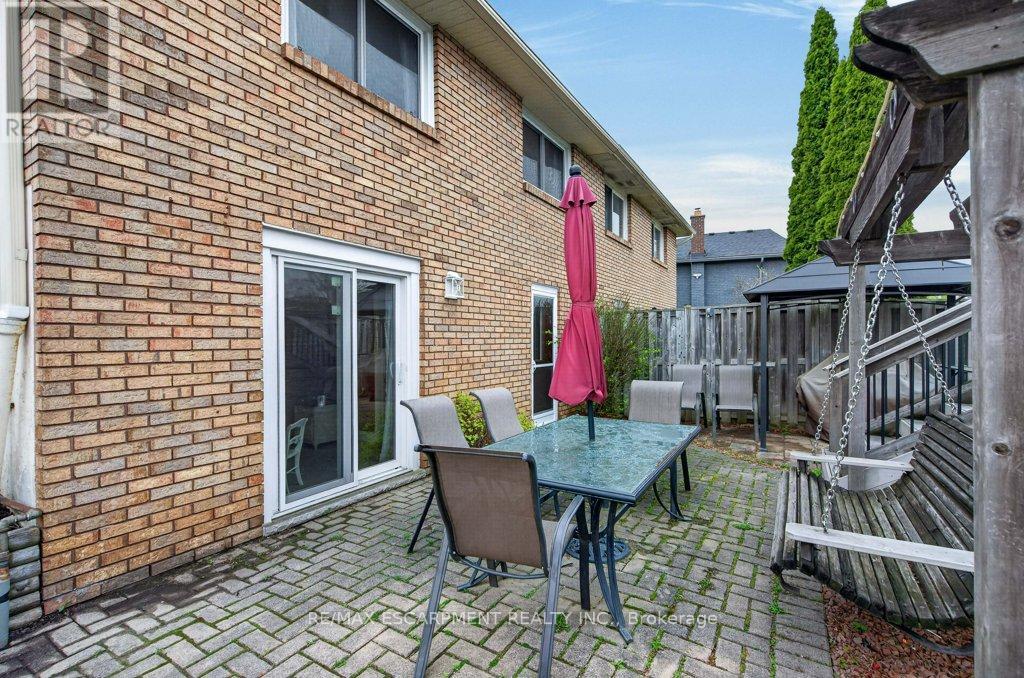 56 Brookstream Court, Hamilton, Ontario  L8K 6J2 - Photo 39 - X13097522