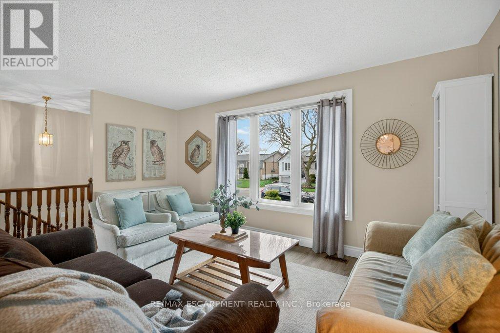 56 Brookstream Court, Hamilton, Ontario  L8K 6J2 - Photo 9 - X13097522