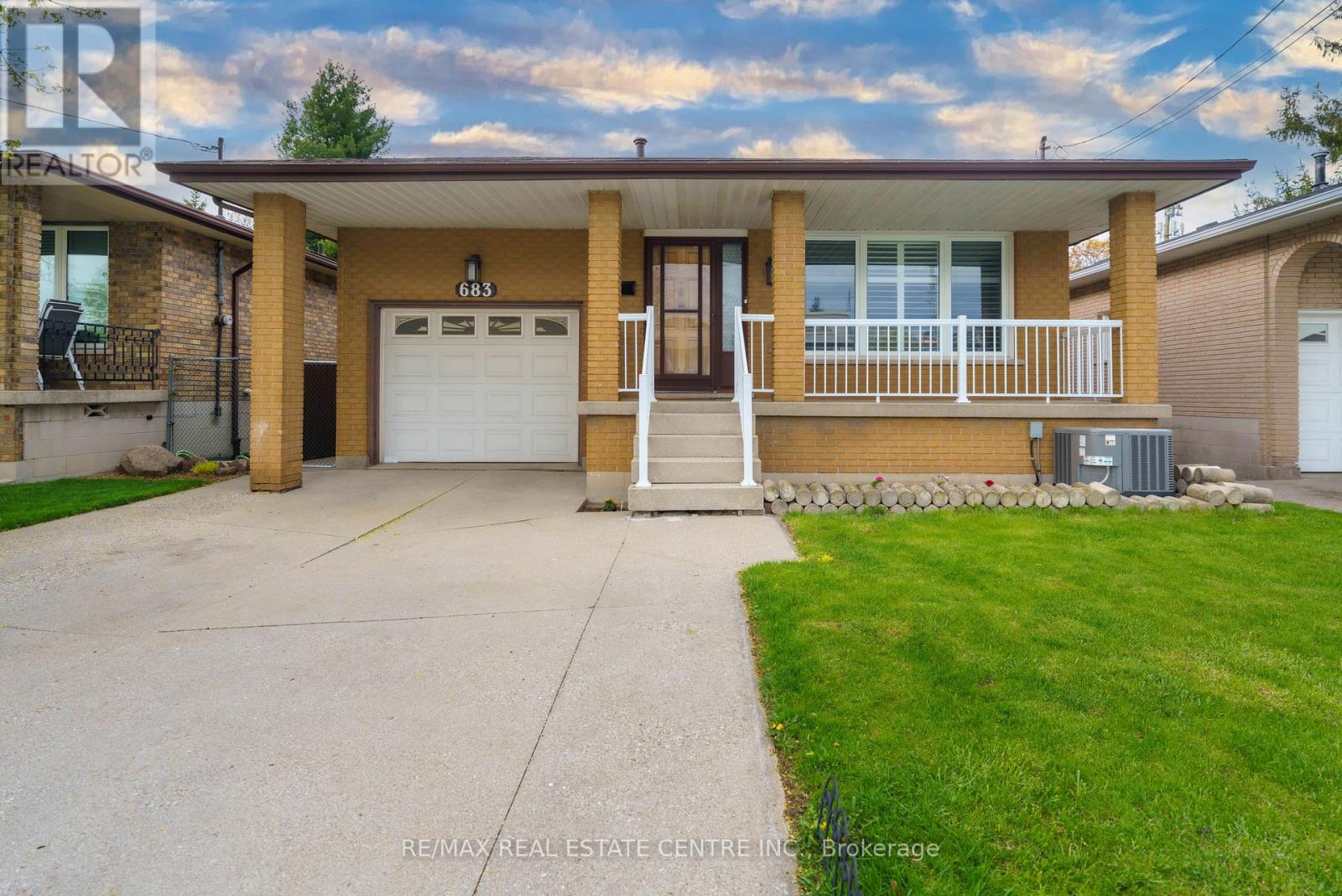 683 Seventh Avenue S, Hamilton, Ontario  L8V 1Z1 - Photo 2 - X13097588