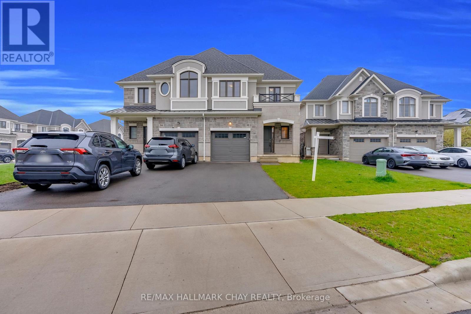 92 Aquasanta Crescent, Hamilton, Ontario  L9B 0J9 - Photo 2 - X13097642