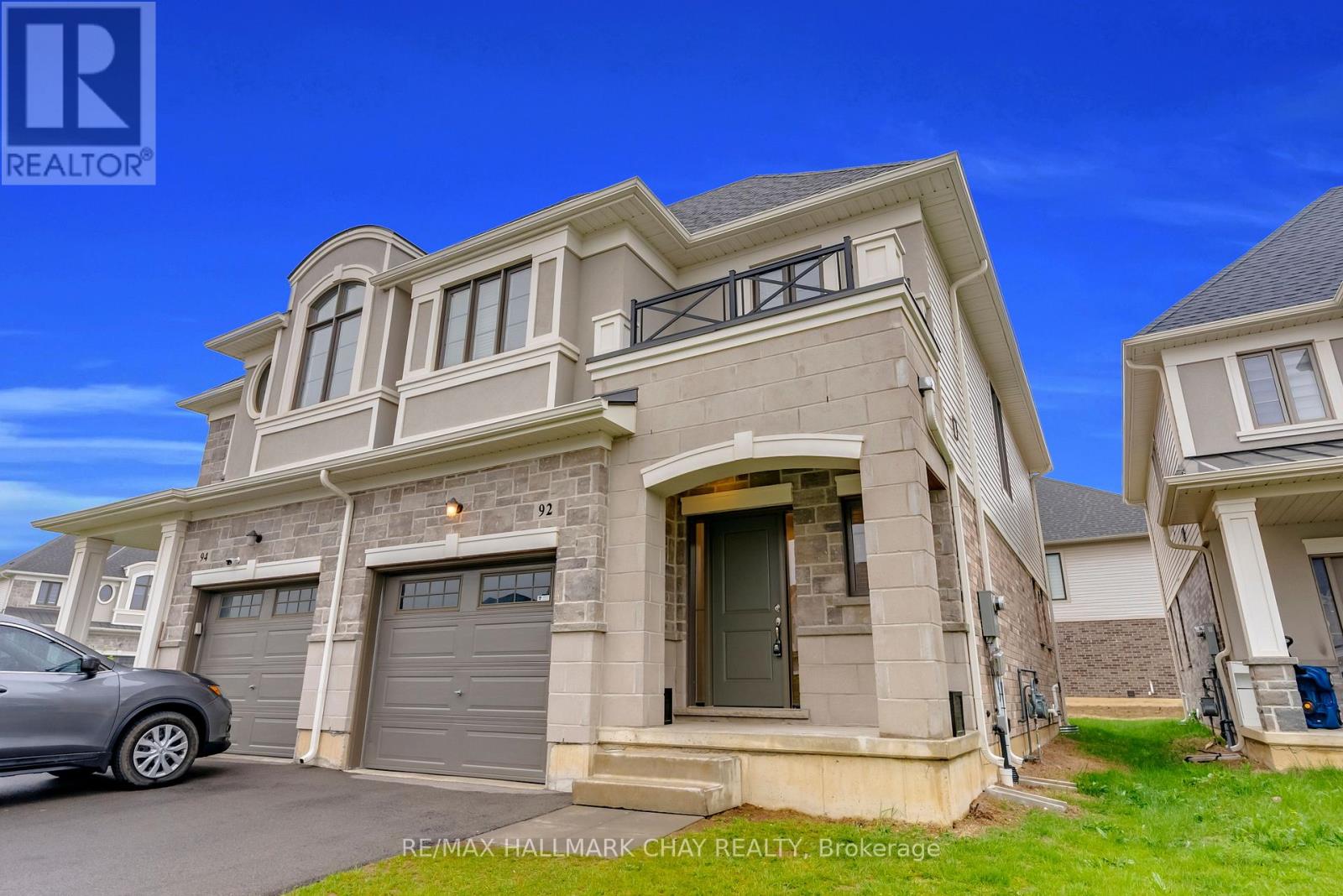 92 Aquasanta Crescent, Hamilton, Ontario  L9B 0J9 - Photo 3 - X13097642