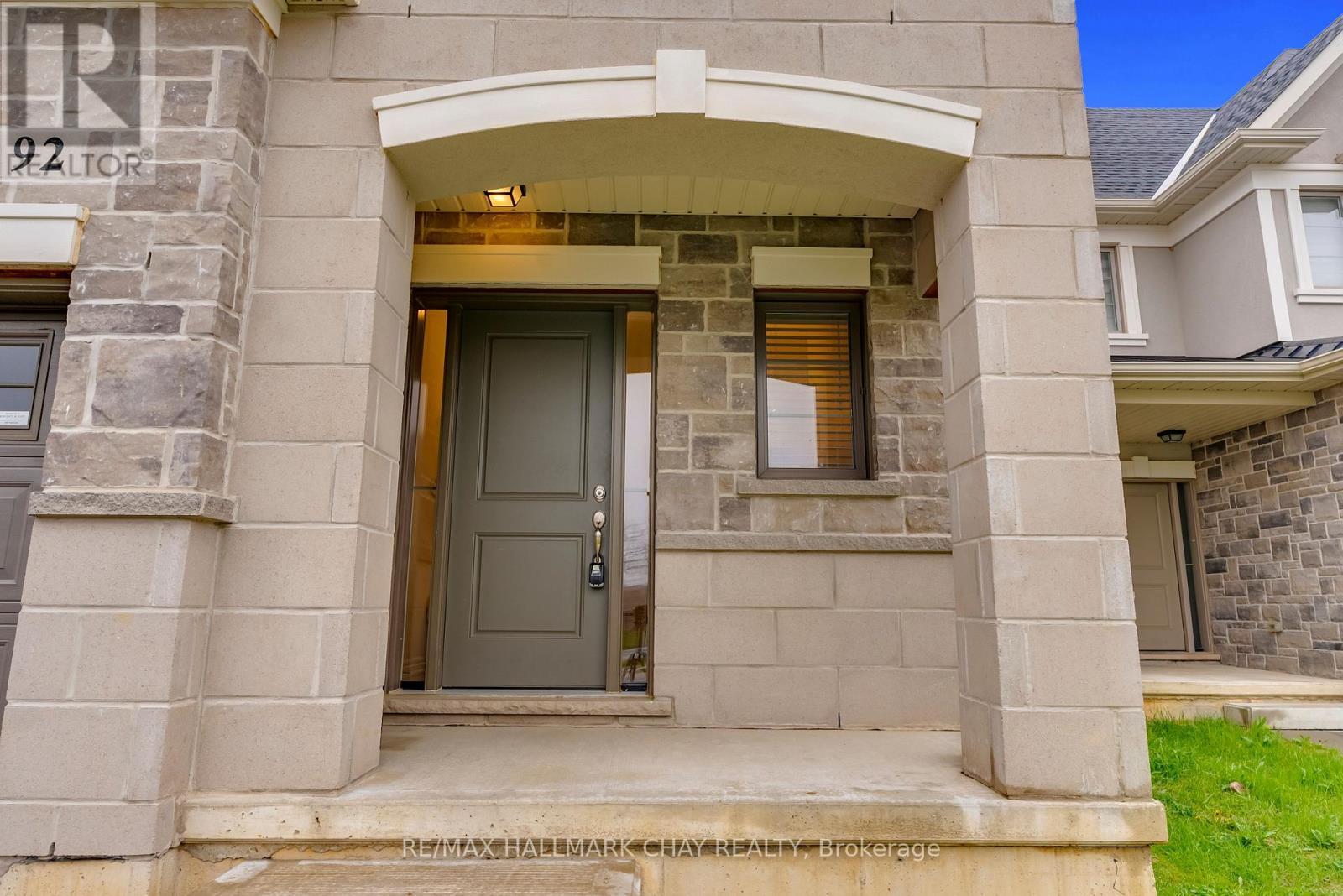 92 Aquasanta Crescent, Hamilton, Ontario  L9B 0J9 - Photo 4 - X13097642
