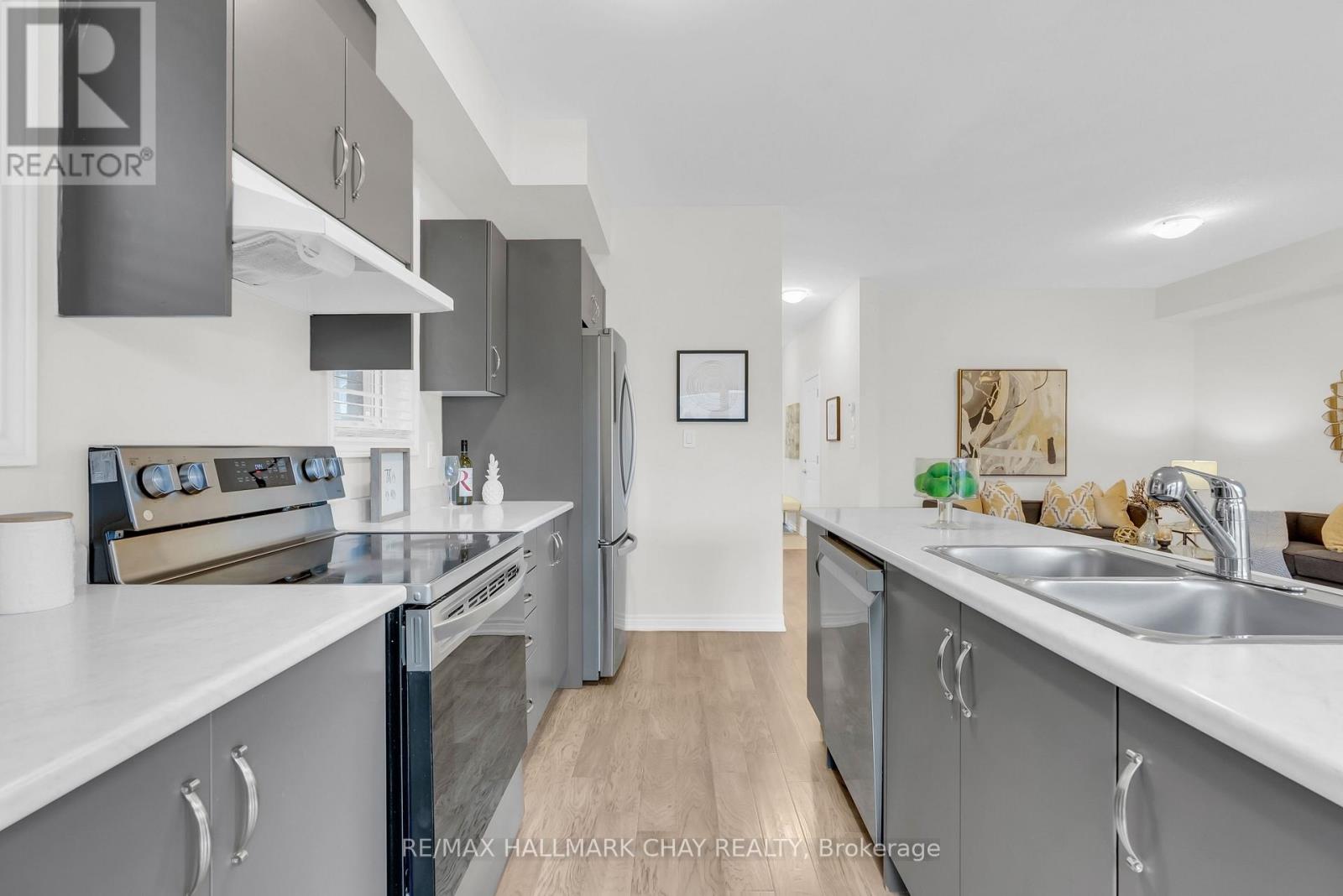92 Aquasanta Crescent, Hamilton, Ontario  L9B 0J9 - Photo 8 - X13097642