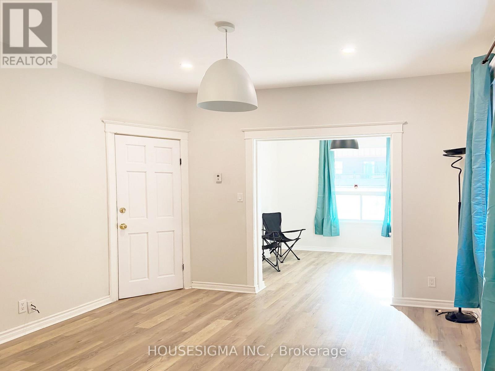 19 Erie Avenue, Hamilton, Ontario  L8N 2W5 - Photo 2 - X13097722
