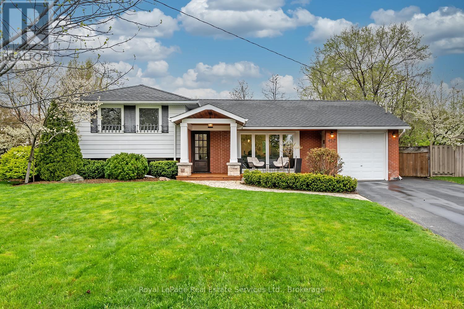 457 SANDLEWOOD DRIVE, Oakville, Ontario