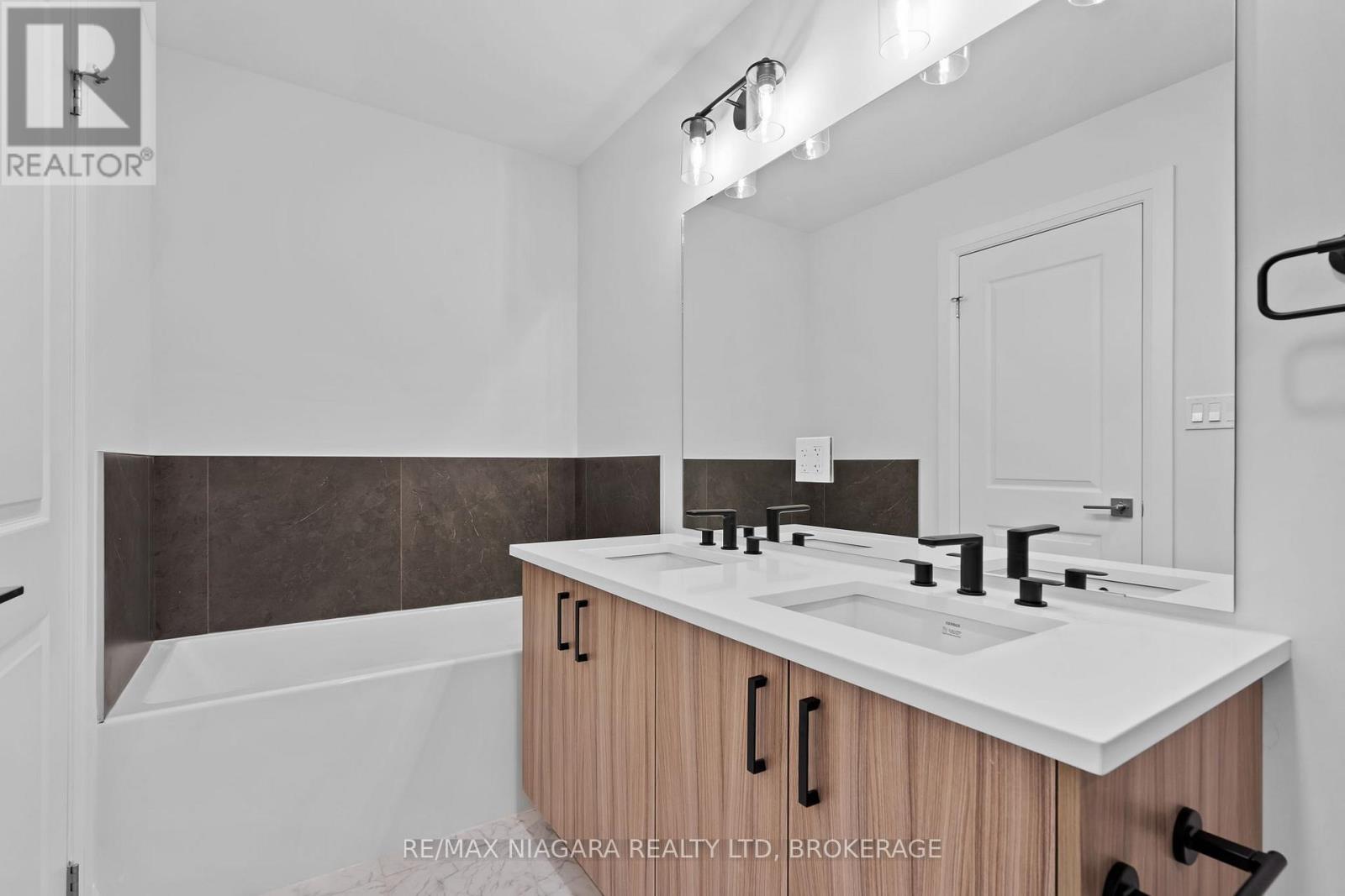 6414 Sunshine Common, Niagara Falls, Ontario  L2G 0E4 - Photo 26 - X13097906