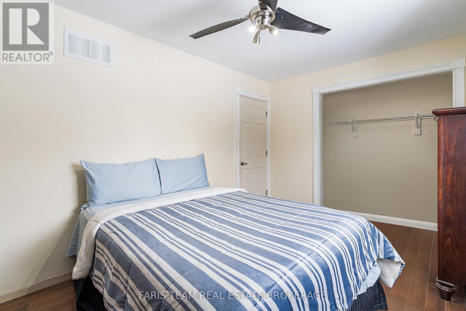 10 Surrey Lane, Clearview, Ontario  L0M 1N0 - Photo 15 - S12869712