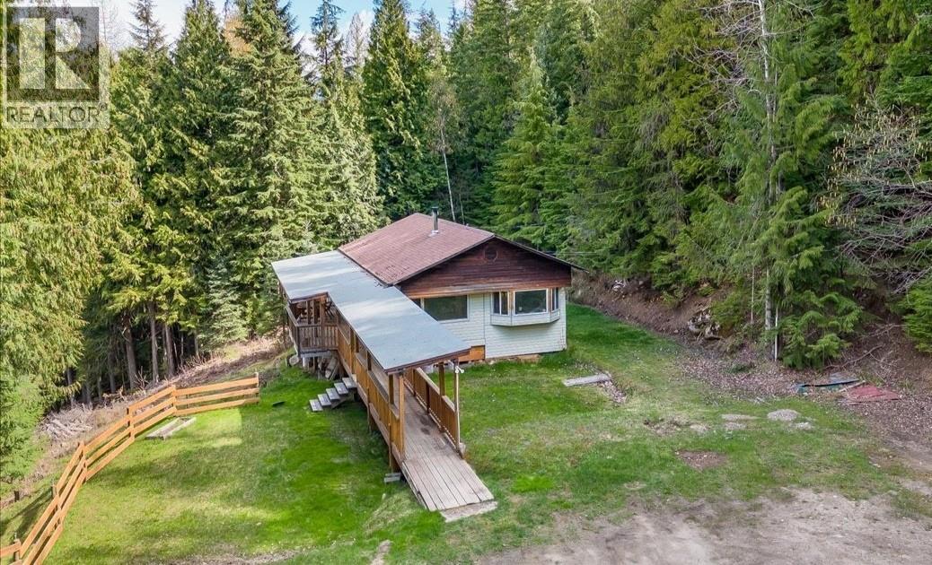 8749 6 Highway, Silverton, British Columbia
