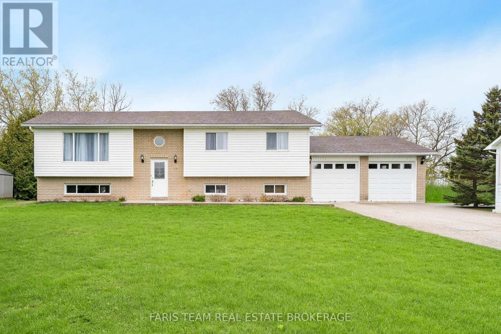 10 Surrey Lane, Clearview, Ontario  L0M 1N0 - Photo 3 - S12869712