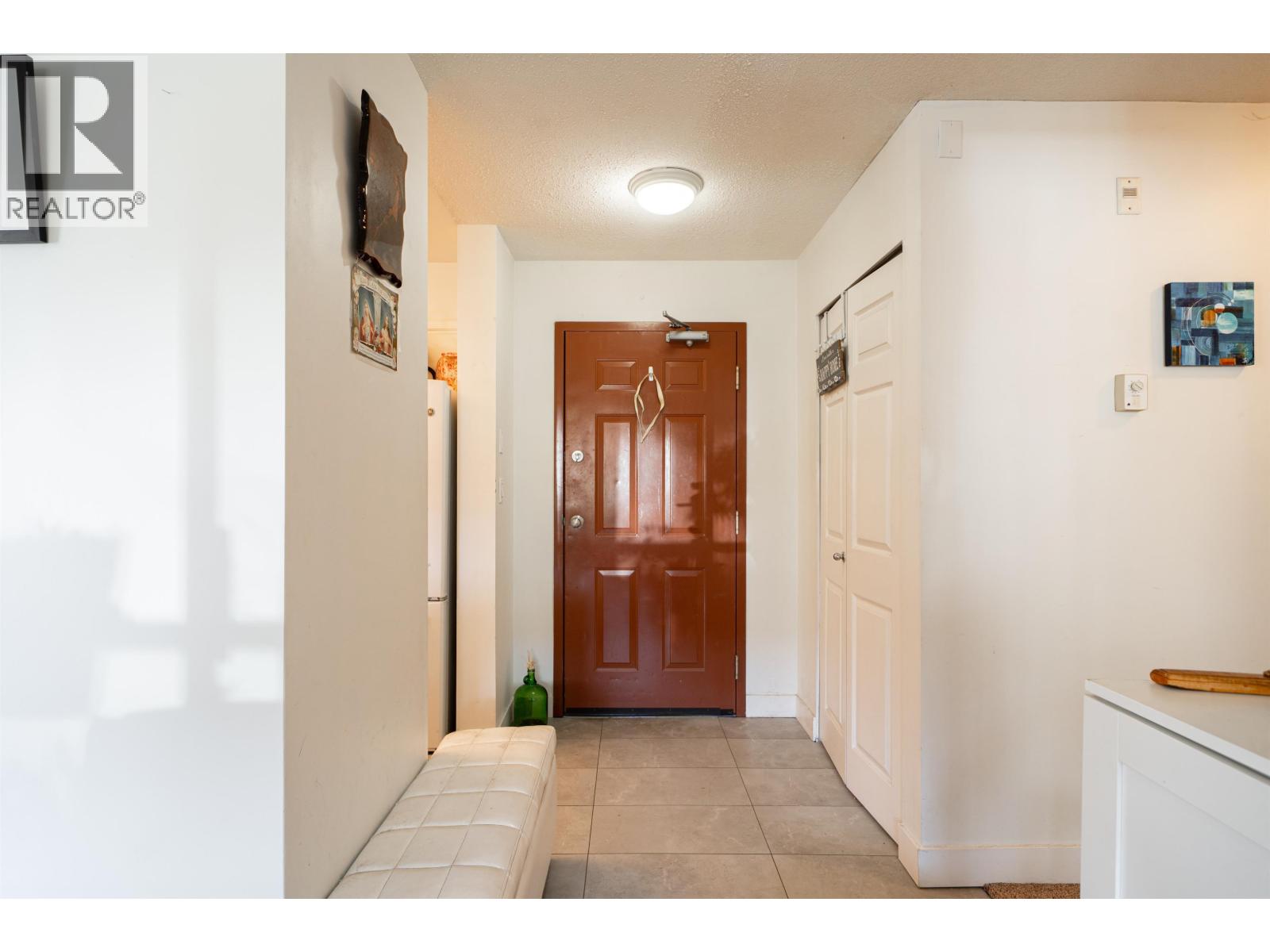 207 223 Mountain Highway, North Vancouver, British Columbia  V7J 3V3 - Photo 2 - R3120821
