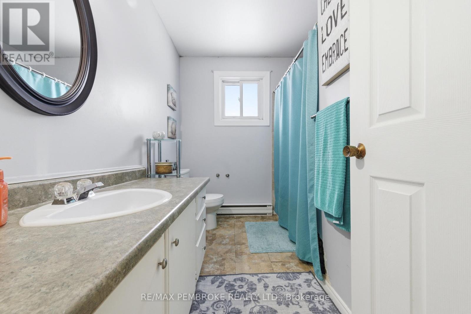 114 Hemlock Street, Petawawa, Ontario  K8H 3C2 - Photo 11 - X12854796