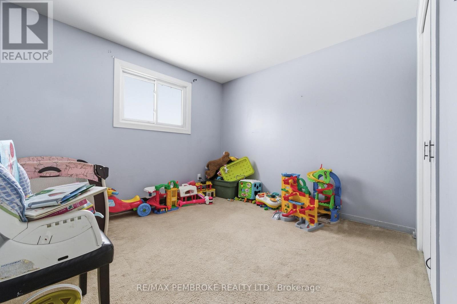 114 Hemlock Street, Petawawa, Ontario  K8H 3C2 - Photo 15 - X12854796