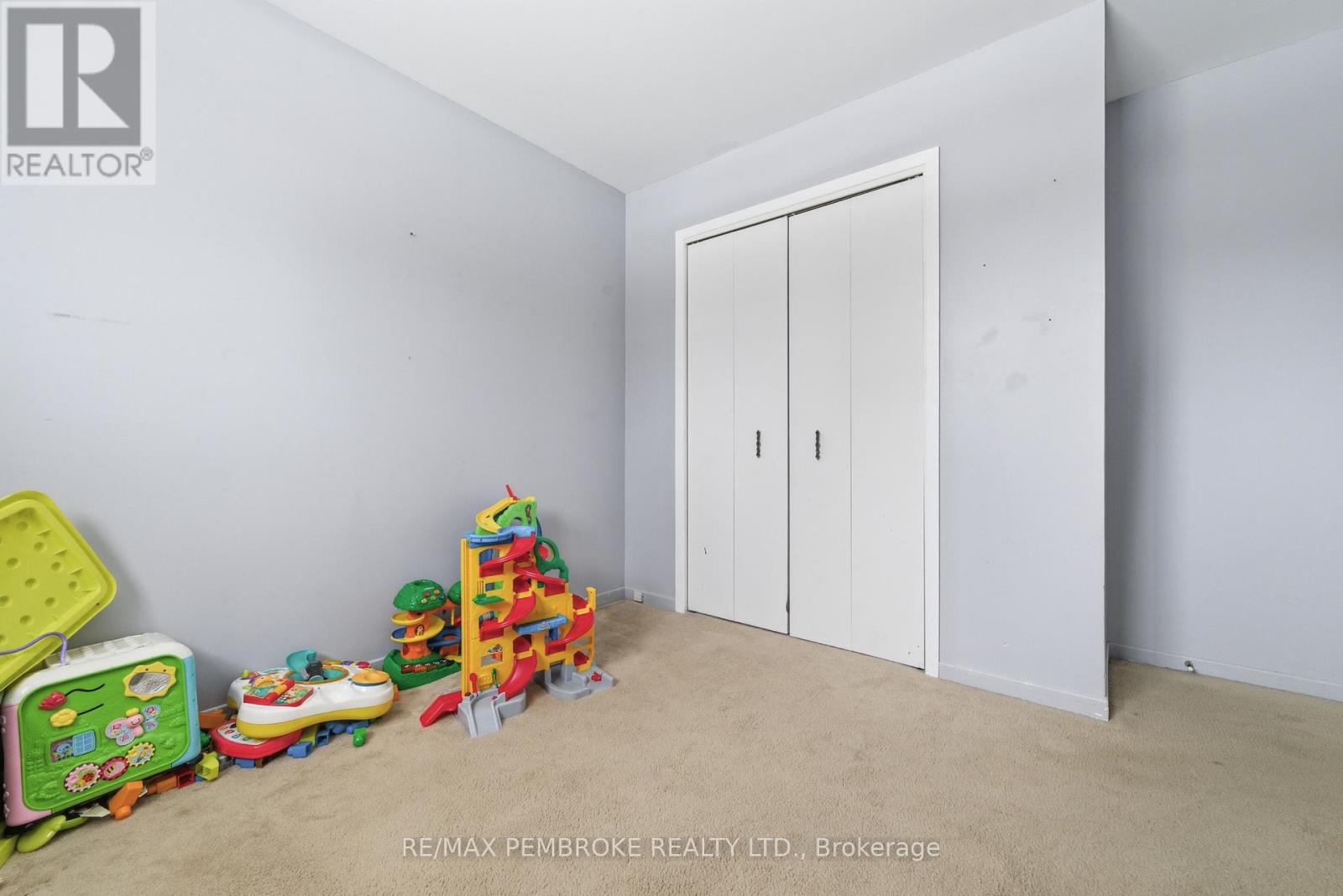 114 Hemlock Street, Petawawa, Ontario  K8H 3C2 - Photo 16 - X12854796