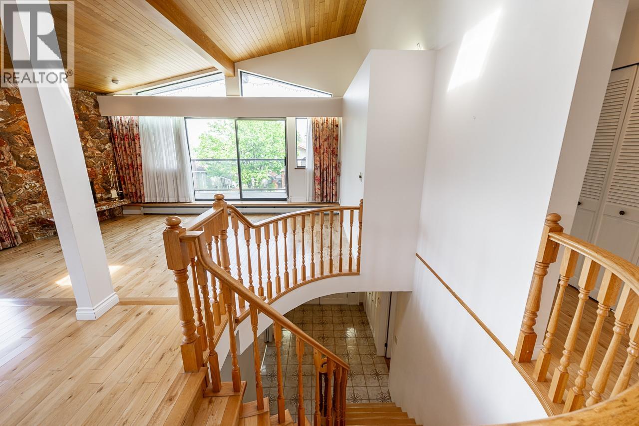 6041 Selma Avenue, Burnaby, British Columbia  V5H 3R1 - Photo 4 - R3120865
