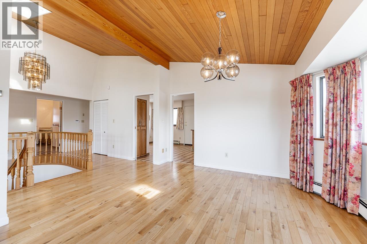 6041 Selma Avenue, Burnaby, British Columbia  V5H 3R1 - Photo 6 - R3120865