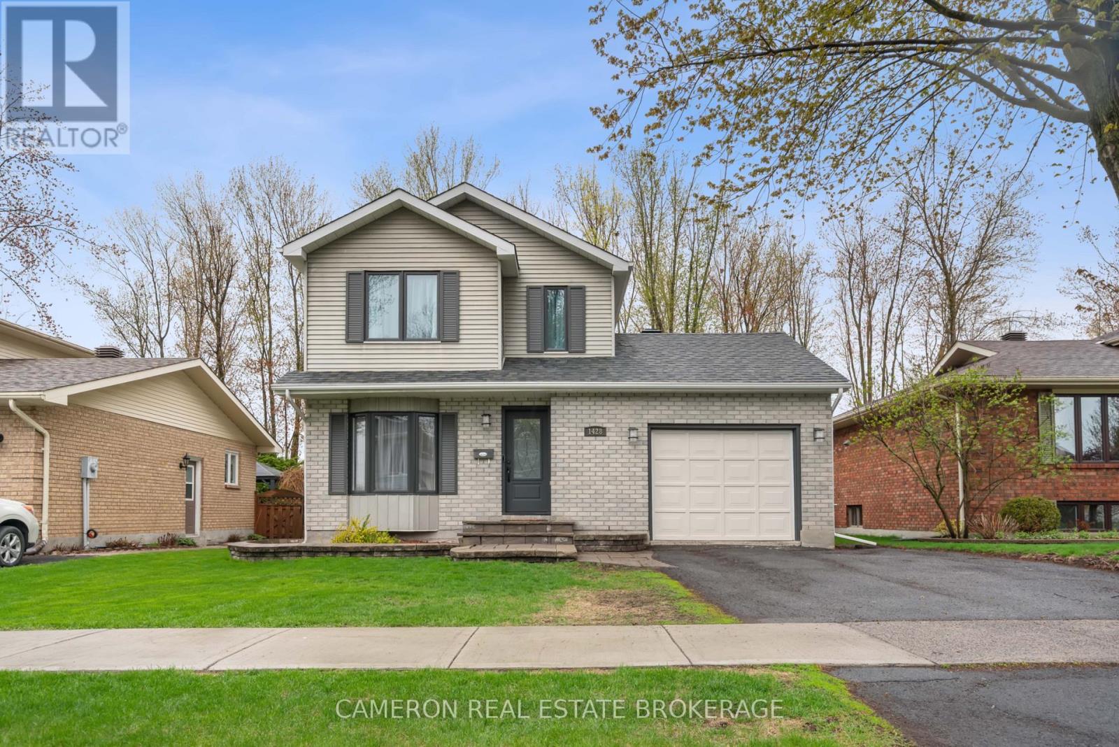 <h3>$539,900</h3><p>1428 Holy Cross Boulevard, Cornwall, Ontario</p>