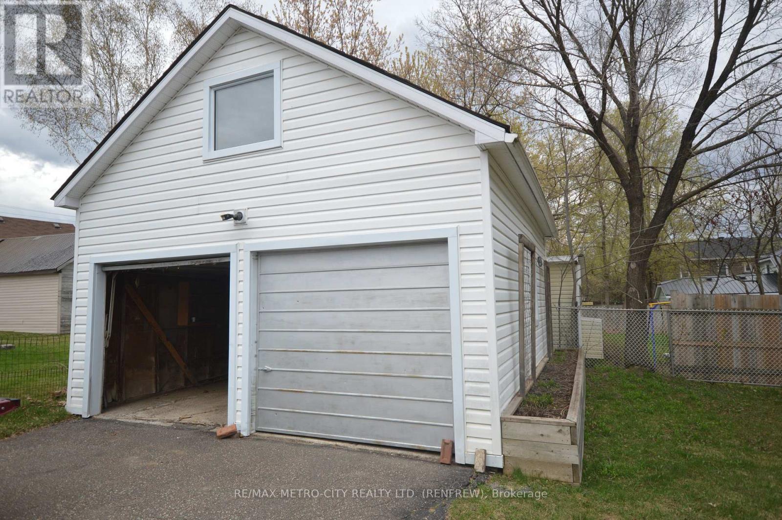 143 Munroe Avenue W, Renfrew, Ontario  K7V 3L2 - Photo 15 - X13097972
