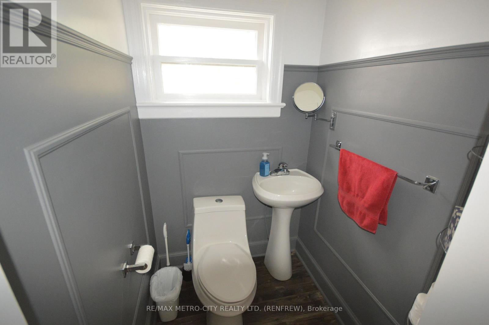 143 Munroe Avenue W, Renfrew, Ontario  K7V 3L2 - Photo 9 - X13097972