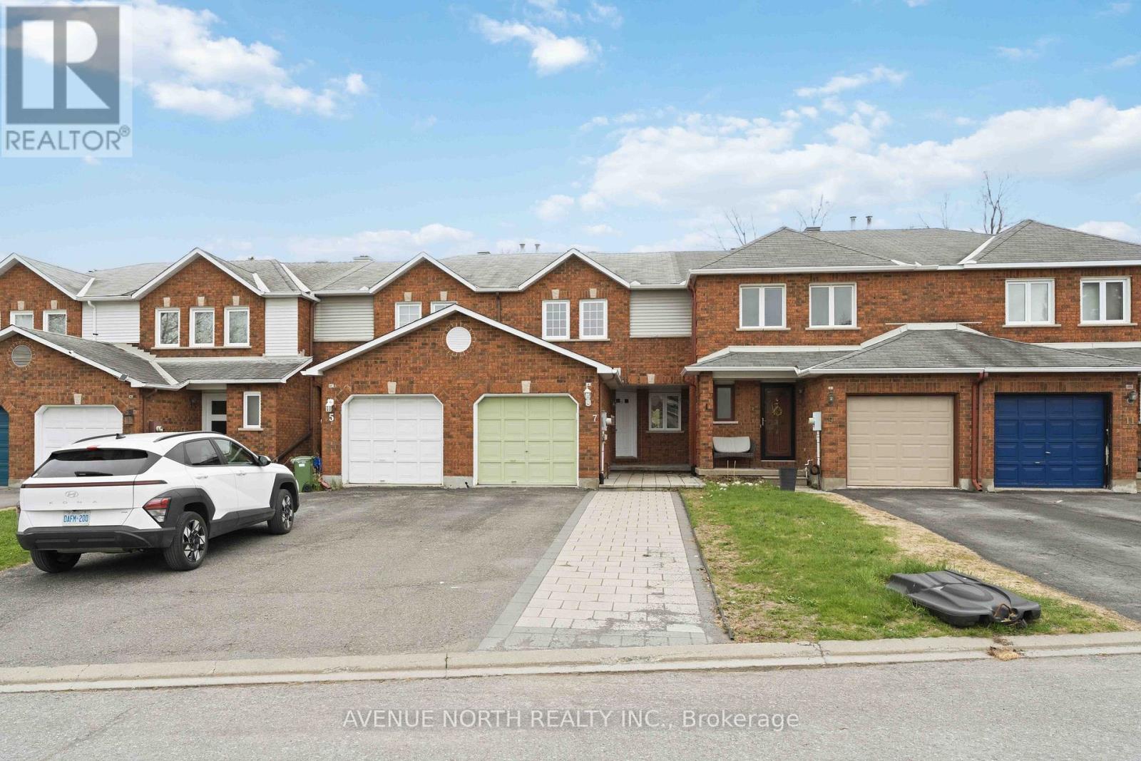 7 HENDRIE COURT, Ottawa, Ontario