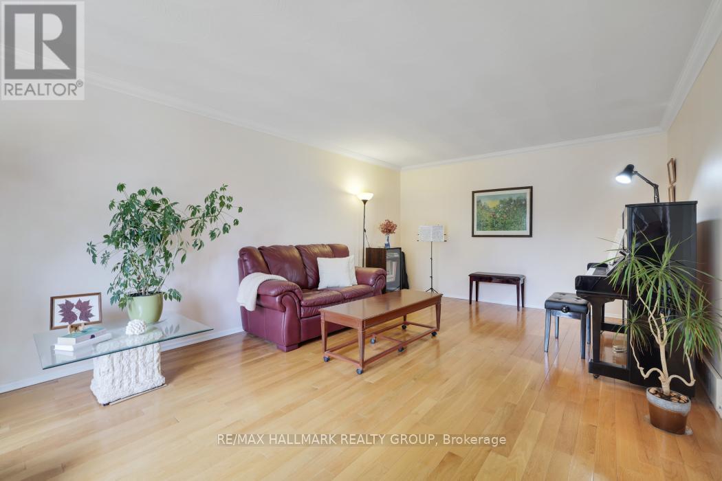 2003 Hollybrook Crescent, Ottawa, Ontario  K1J 7Y4 - Photo 7 - X13097820