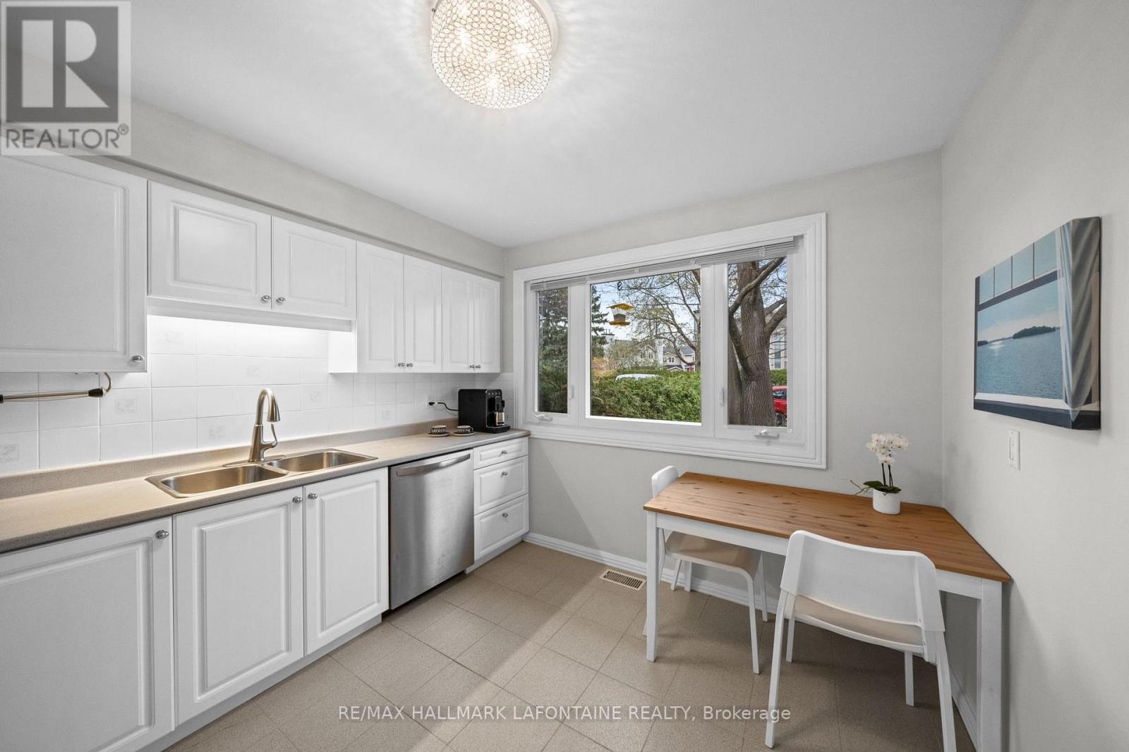1164 Morrison Drive, Ottawa, Ontario  K2H 7L3 - Photo 7 - X13097904