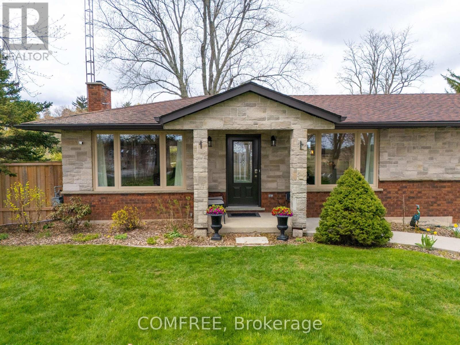 15 ORKNEY ROAD, Hamilton, Ontario