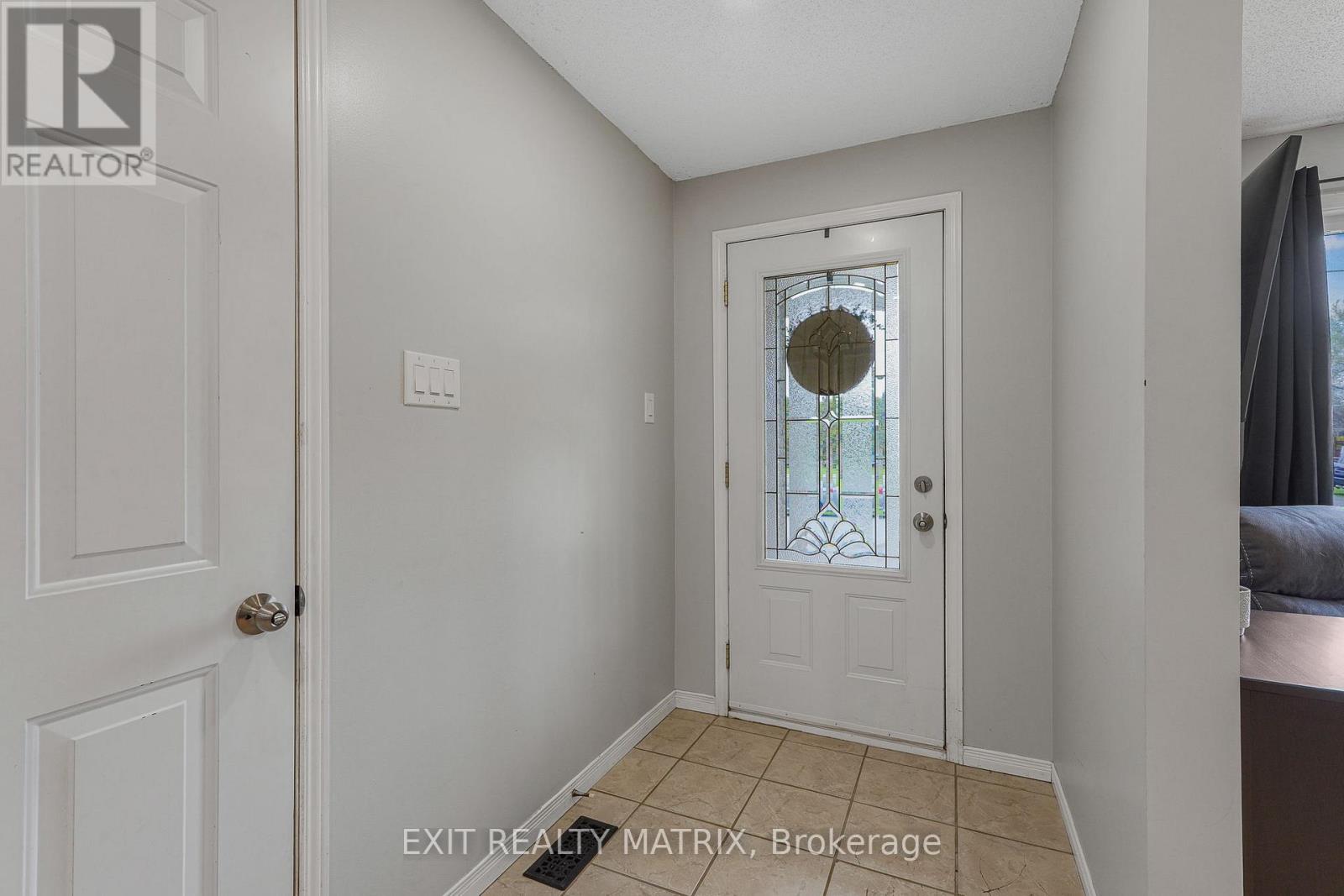 B - 2 Gloss Street, North Stormont, Ontario  K0A 1R0 - Photo 3 - X13097958