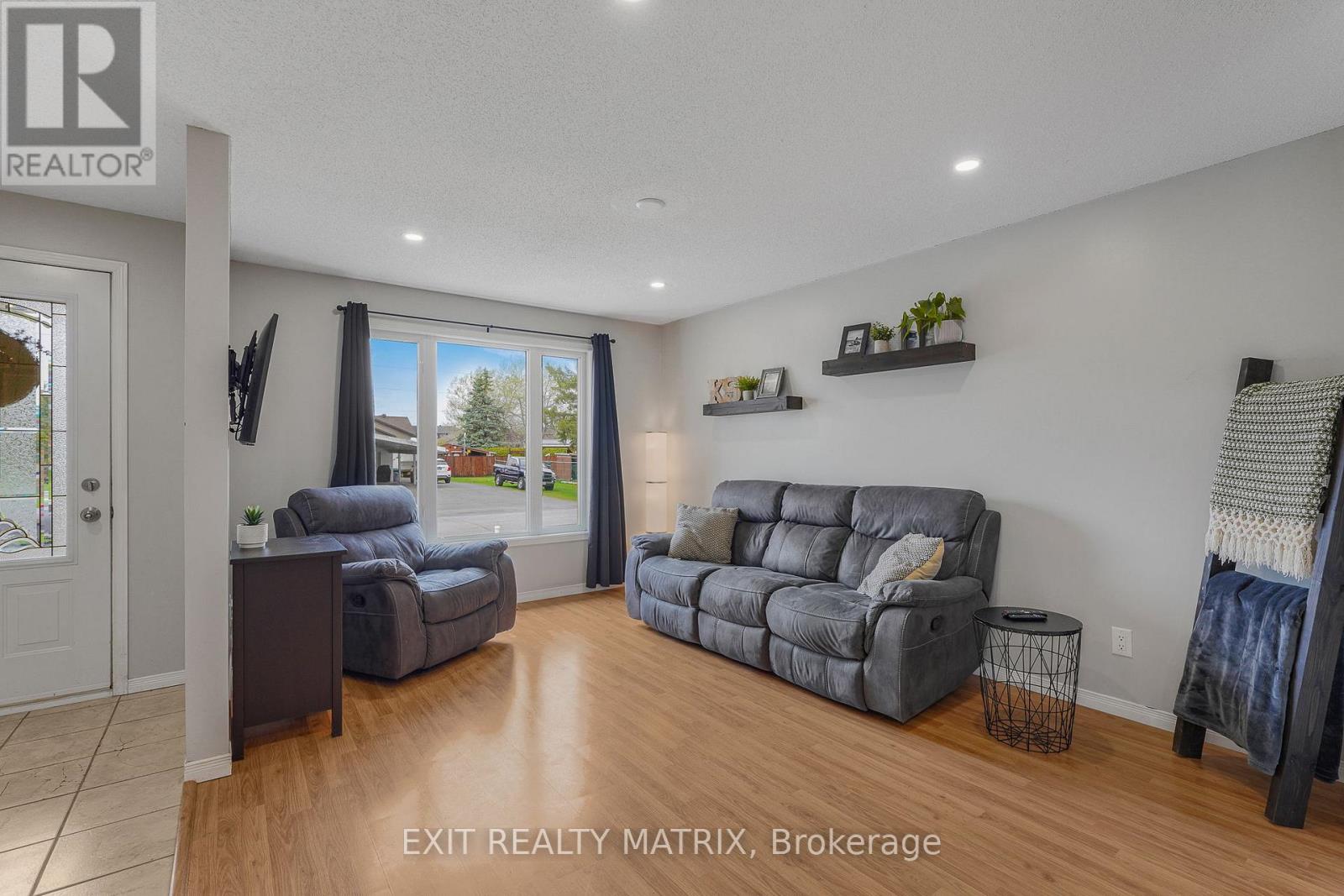 B - 2 Gloss Street, North Stormont, Ontario  K0A 1R0 - Photo 4 - X13097958