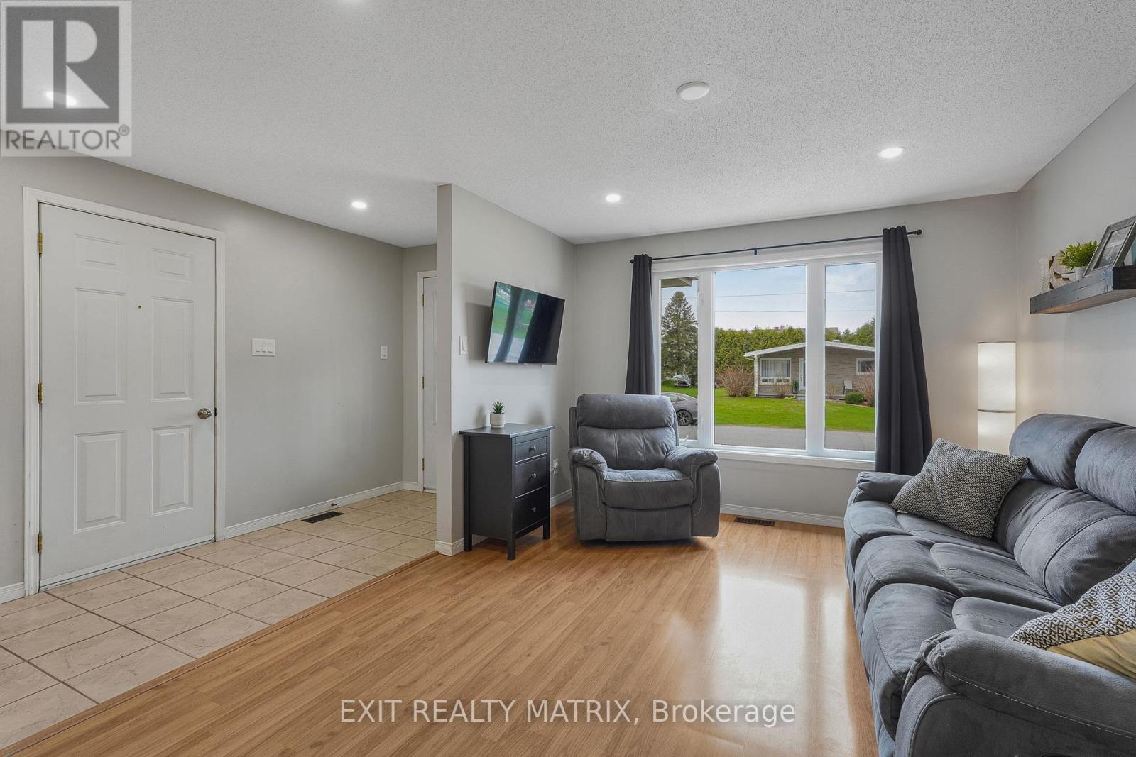 B - 2 Gloss Street, North Stormont, Ontario  K0A 1R0 - Photo 5 - X13097958