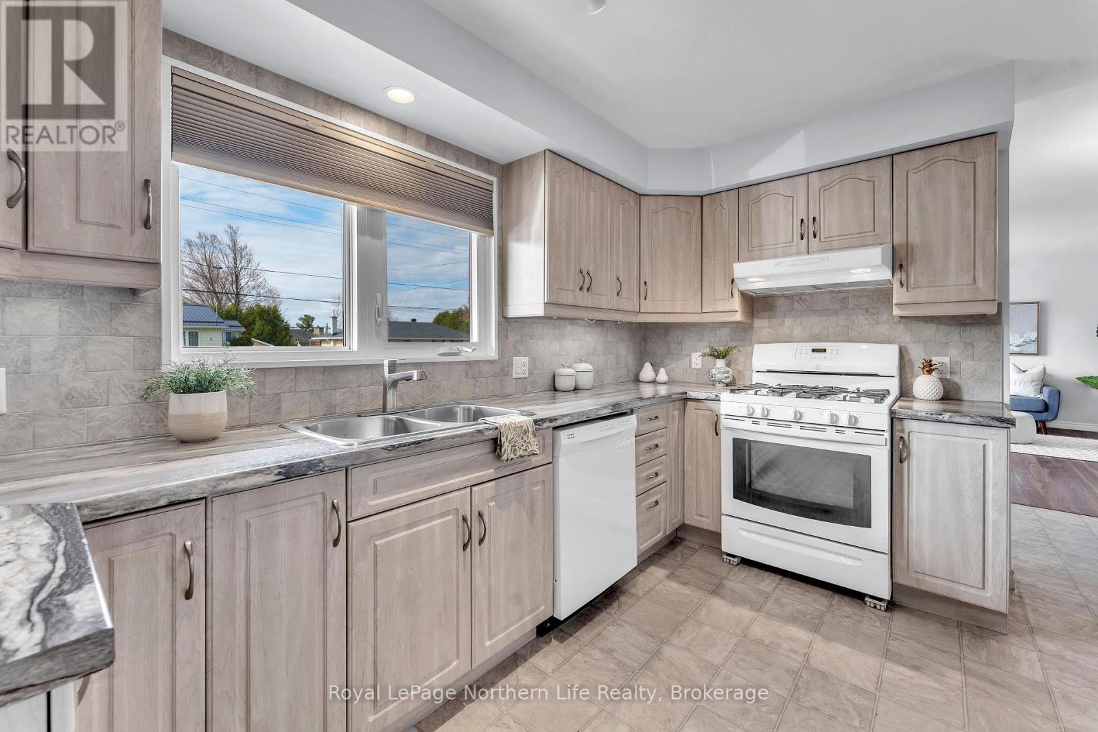 348 Norwood Avenue, North Bay, Ontario  P1B 5E4 - Photo 9 - X13097976