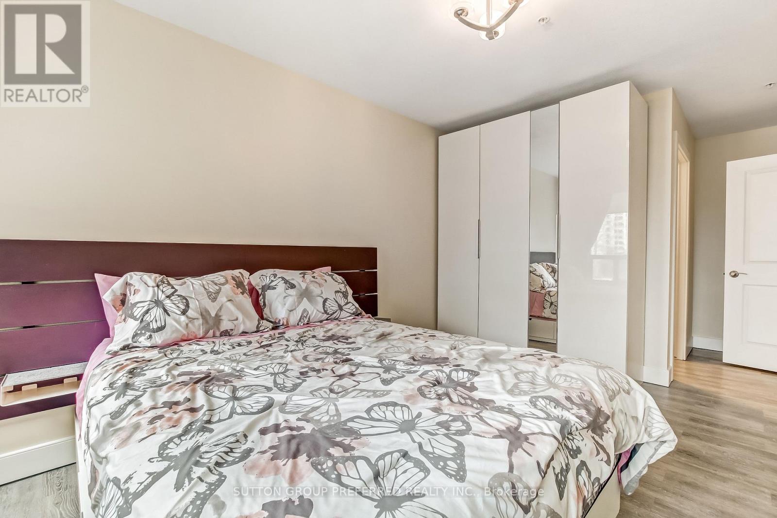 211 - 320 Sugarcreek Trail, London North, Ontario  N6H 2M6 - Photo 17 - X13078512