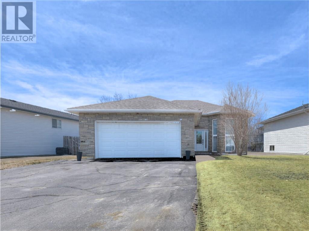 4343 Chateau Crescent, Hanmer, Ontario  P3P 1Y6 - Photo 2 - 2127357