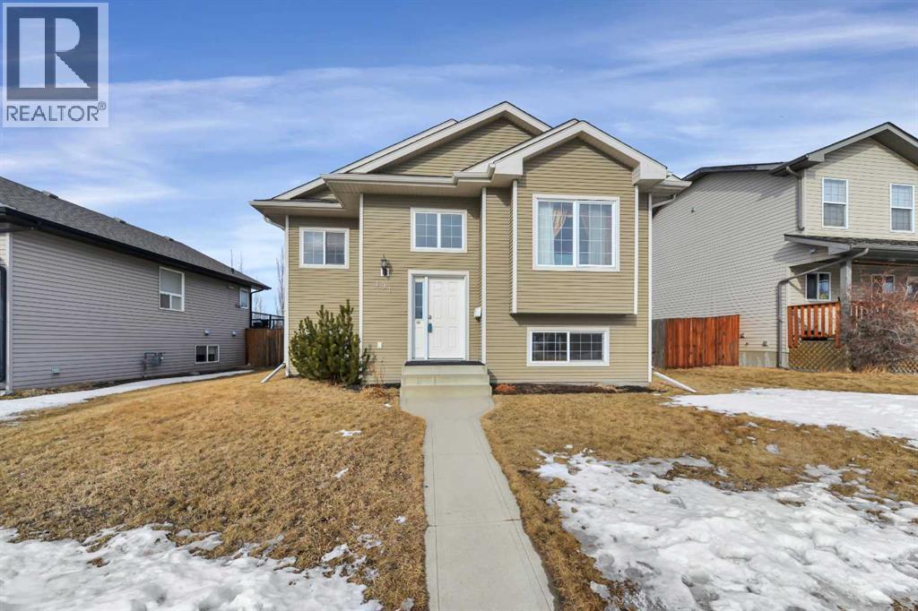 191 Inglewood Drive, Red Deer, Alberta  T4R 3S3 - Photo 2 - A2288562