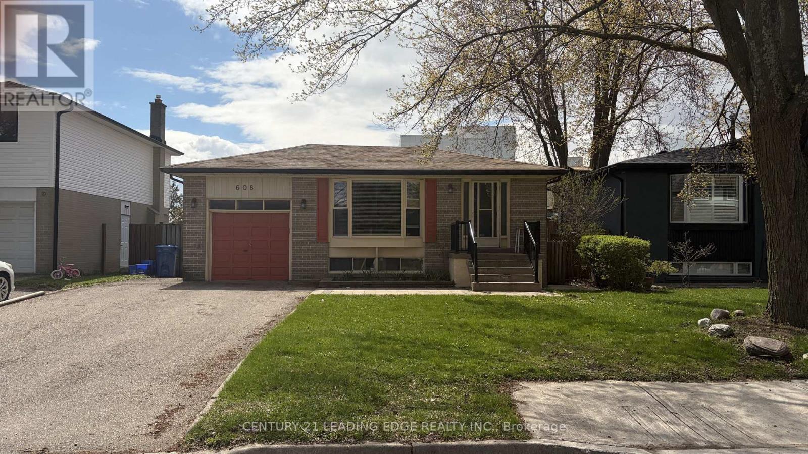 608 Rupert Avenue, Whitchurch-Stouffville, Ontario  L4A 1W1 - Photo 2 - N13097754