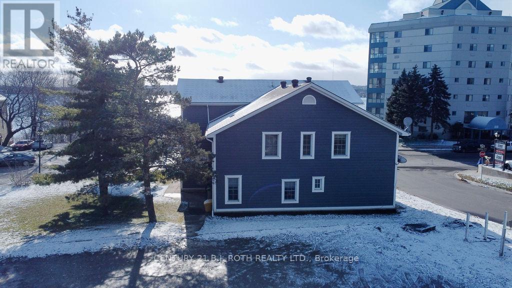 194 Dunlop Street E, Barrie, Ontario  L4M 1B4 - Photo 7 - S12251647