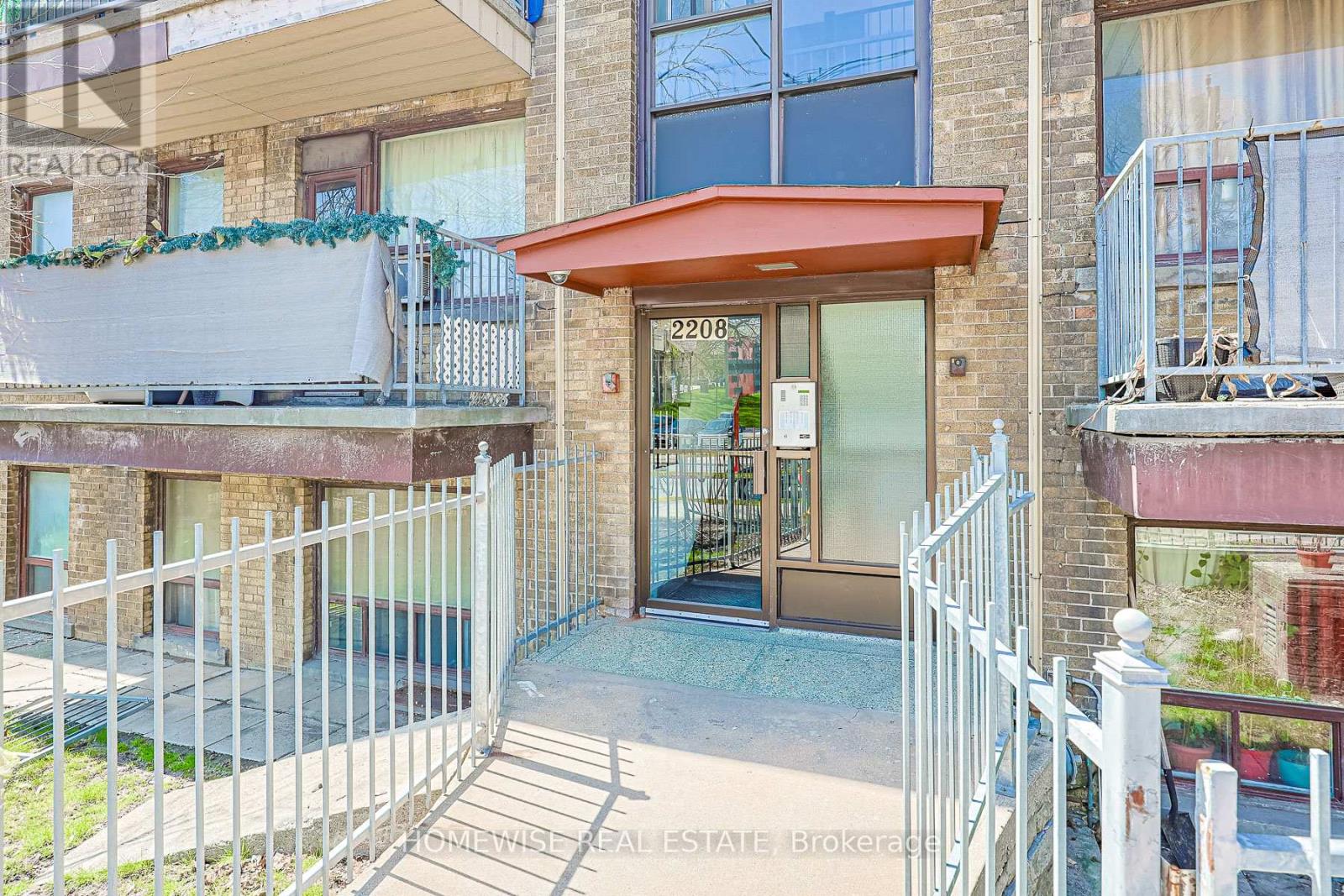 102 - 2208 DUFFERIN STREET, Toronto, Ontario