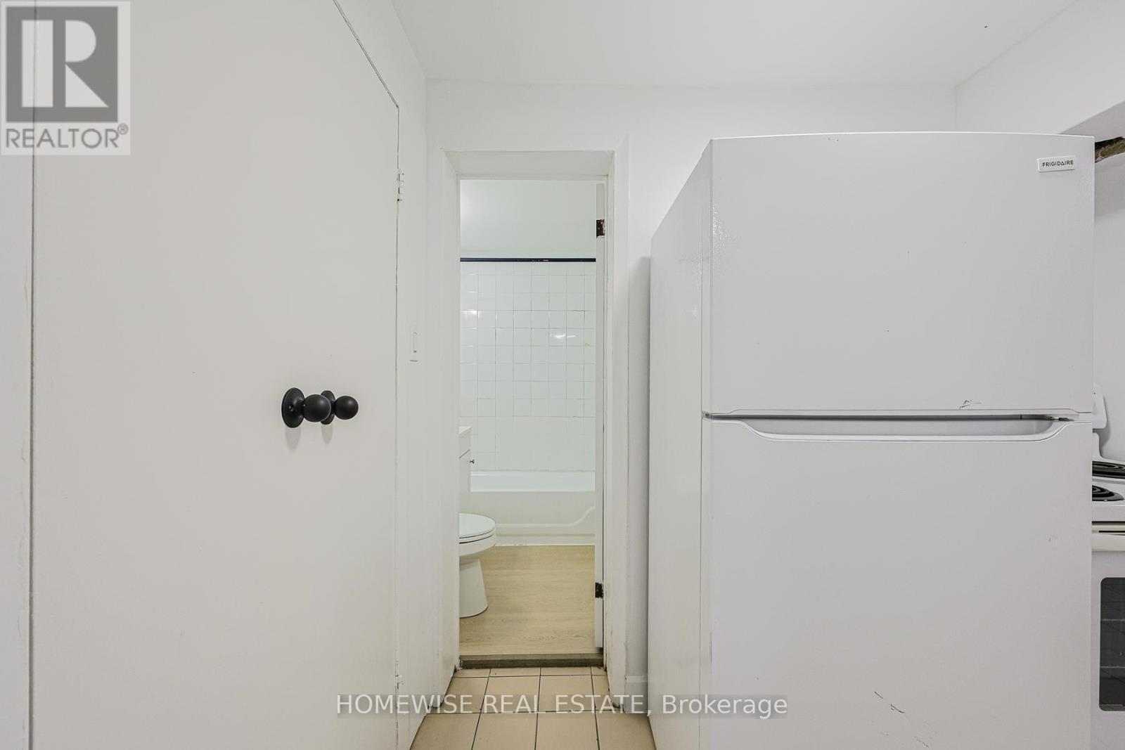102 - 2208 Dufferin Street, Toronto, Ontario  M6E 3R8 - Photo 10 - W13096970