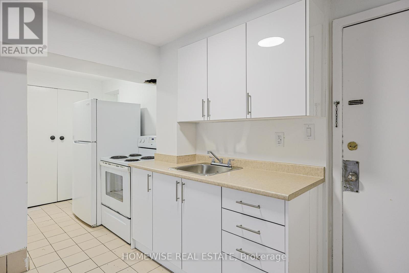 102 - 2208 Dufferin Street, Toronto, Ontario  M6E 3R8 - Photo 6 - W13096970