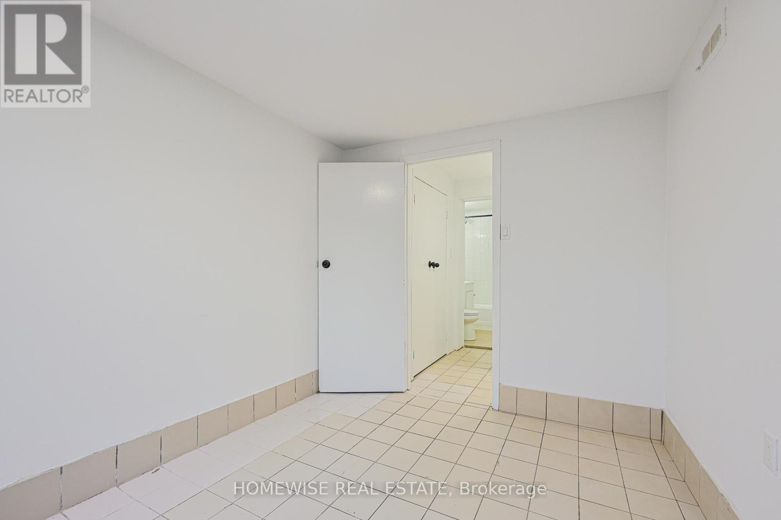 102 - 2208 Dufferin Street, Toronto, Ontario  M6E 3R8 - Photo 8 - W13096970