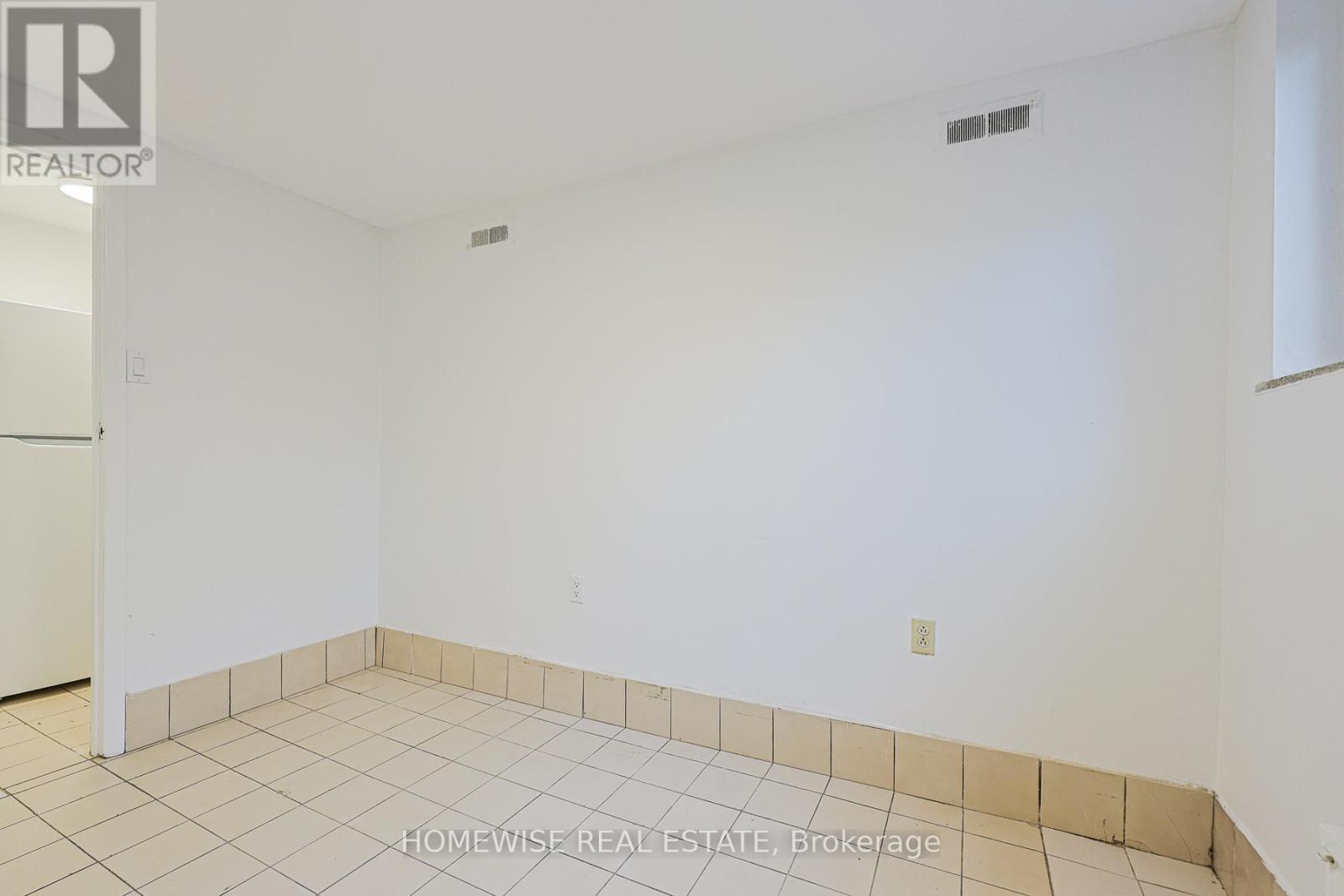 102 - 2208 Dufferin Street, Toronto, Ontario  M6E 3R8 - Photo 9 - W13096970