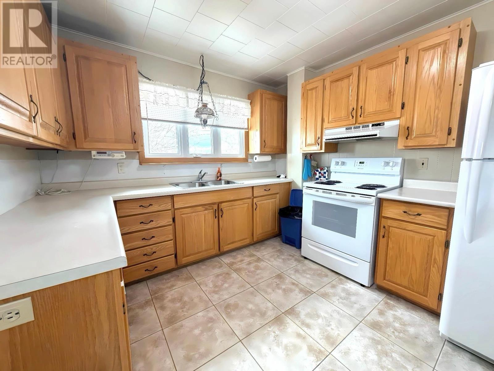 110 Beamish Ave W, Geraldton, Ontario  P0T 1M0 - Photo 7 - TB2600944