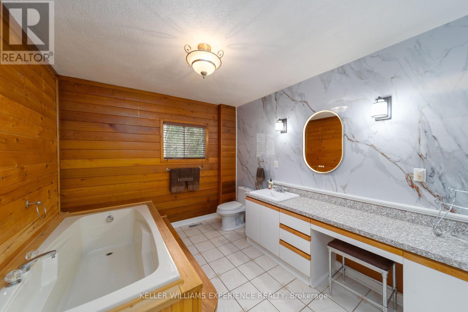 1936 Peninsula Point Road, Severn, Ontario  P0E 1N0 - Photo 14 - S13083038