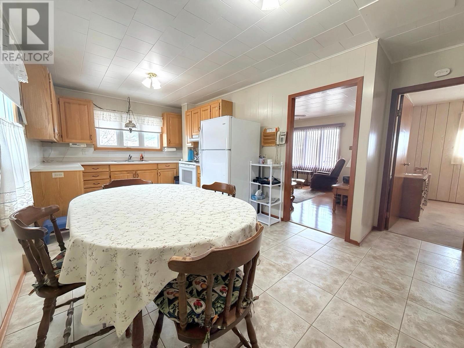 110 Beamish Ave W, Geraldton, Ontario  P0T 1M0 - Photo 6 - TB2600944